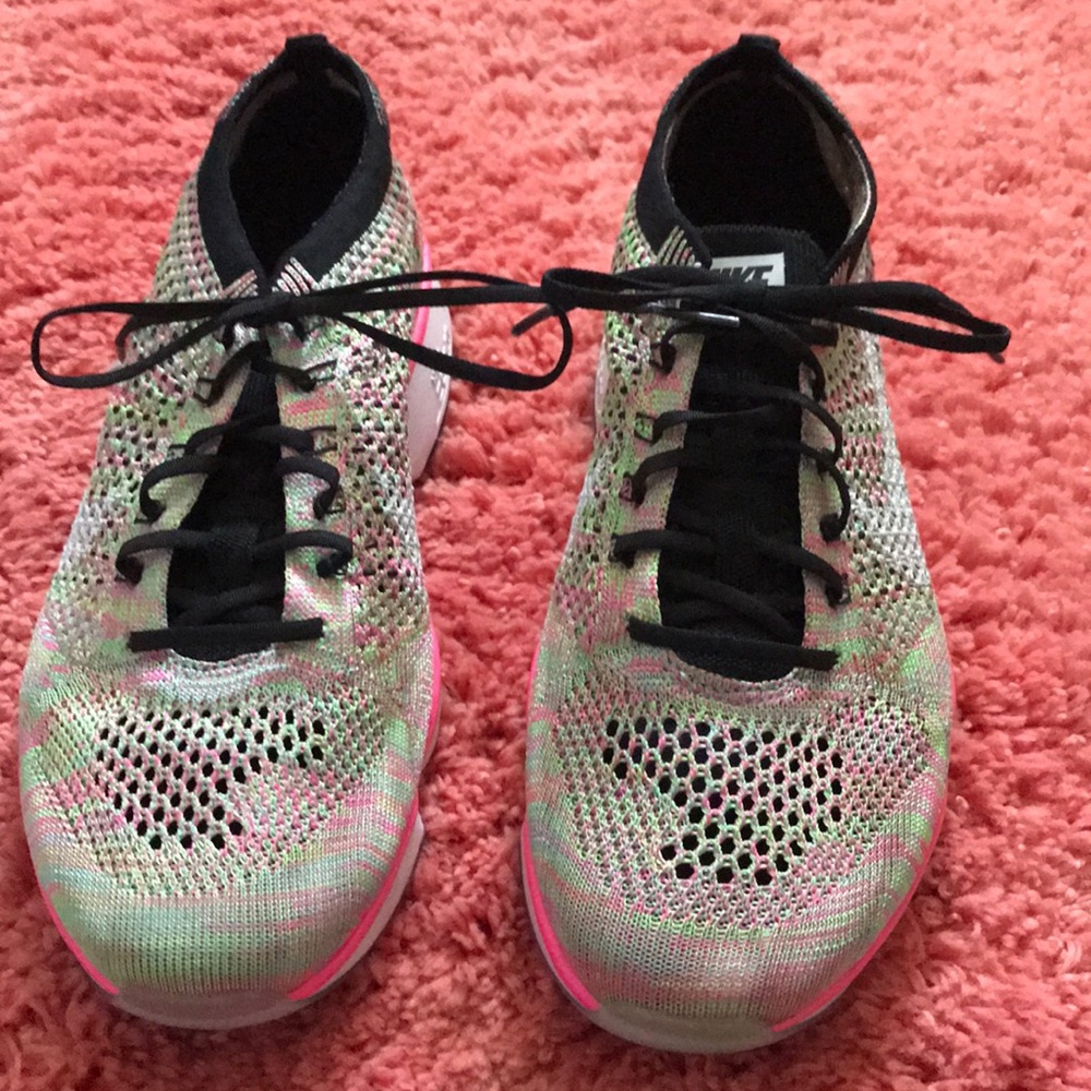 Nike fly knit zoom agility running shoes